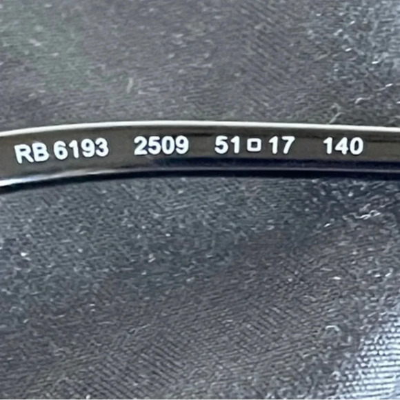 Ray Ban Glasses with case - Picture 8 of 11